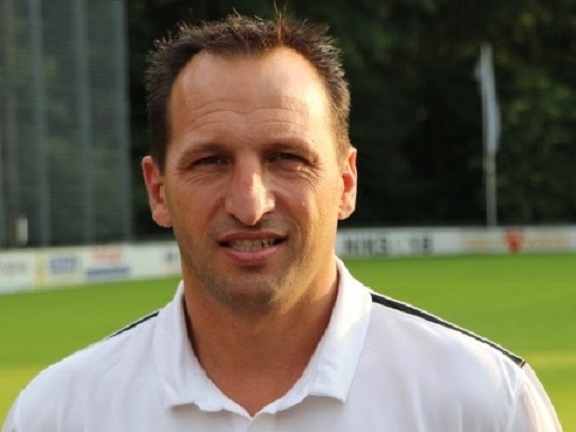 Dennis Roerade nieuwe trainer s.v. KMD